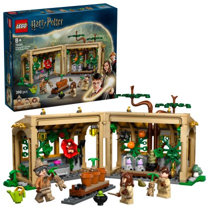 Hogwarts Castle: Herbology Class Hogwarts Castle: Herbology Class