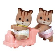 Walnut Squirrel Twins Walnut Squirrel Twins
